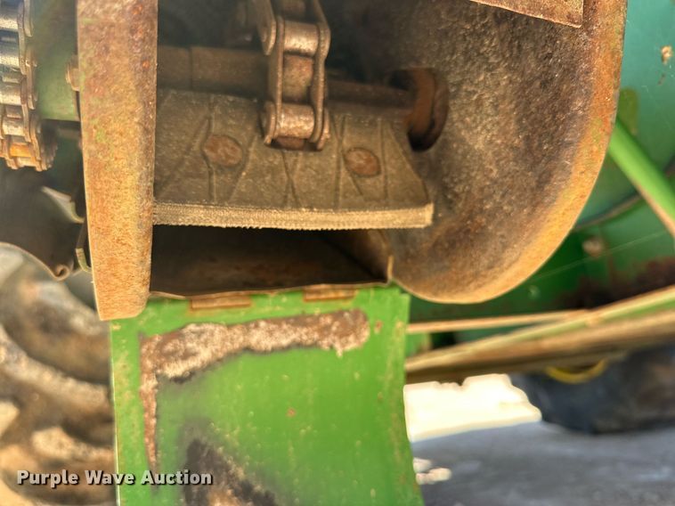 image for item DD3270 1998 John Deere 9610 combine