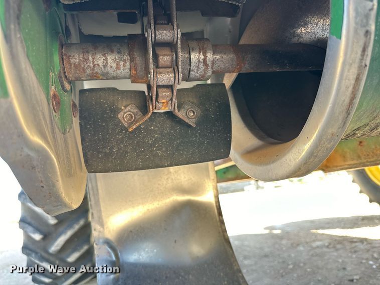 image for item DD3270 1998 John Deere 9610 combine