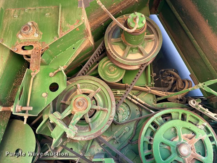 image for item DD3270 1998 John Deere 9610 combine