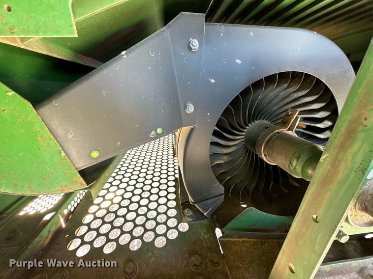 image for item DD3270 1998 John Deere 9610 combine