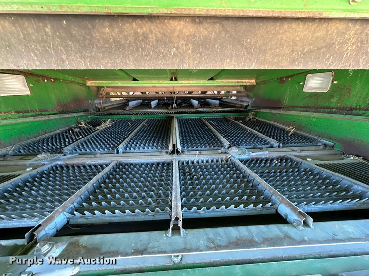 image for item DD3270 1998 John Deere 9610 combine