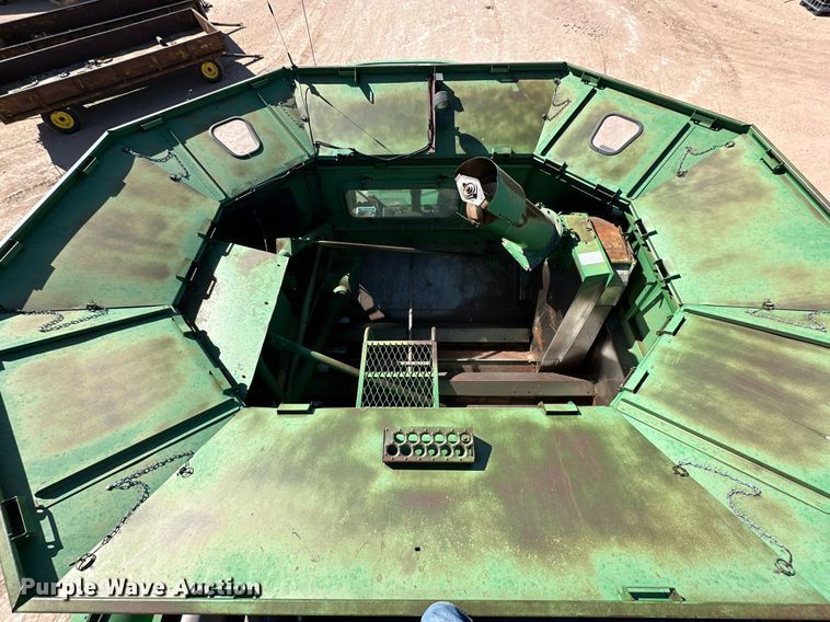 image for item DD3270 1998 John Deere 9610 combine