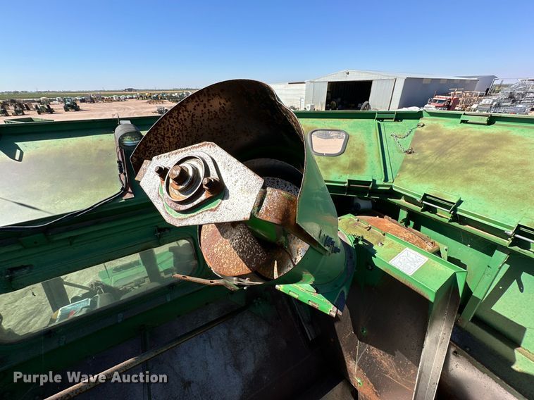 image for item DD3270 1998 John Deere 9610 combine