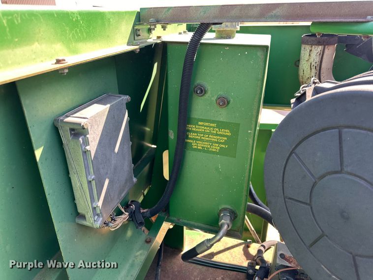 image for item DD3270 1998 John Deere 9610 combine