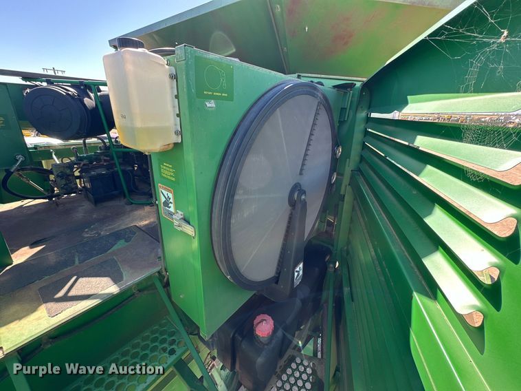 image for item DD3270 1998 John Deere 9610 combine