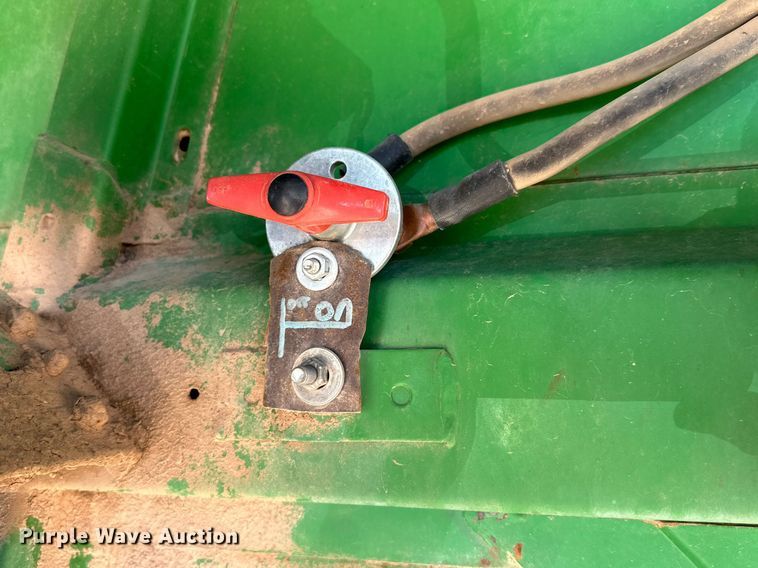 image for item DD3270 1998 John Deere 9610 combine