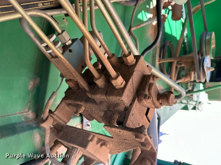 image for item DD3270 1998 John Deere 9610 combine