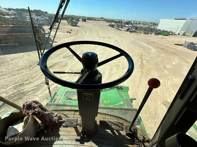 image for item DD3270 1998 John Deere 9610 combine