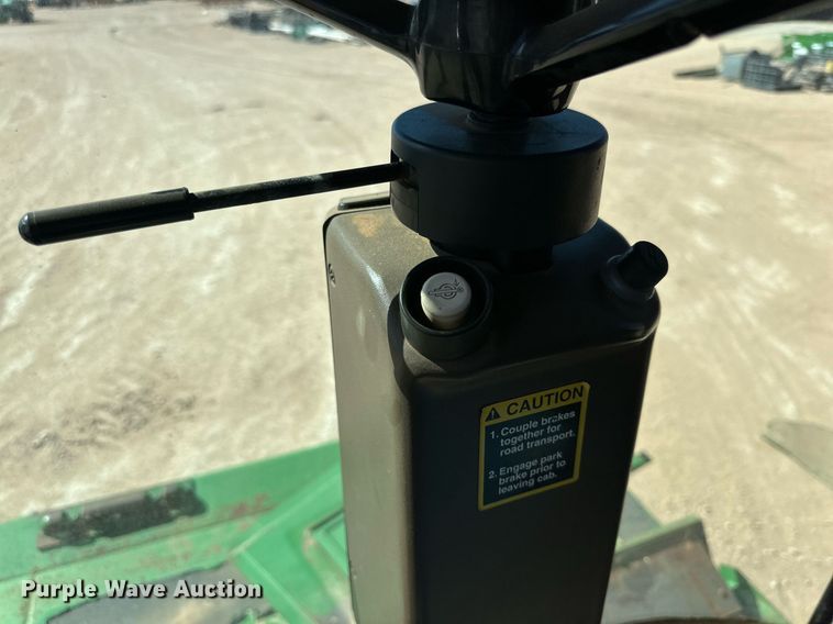 image for item DD3270 1998 John Deere 9610 combine