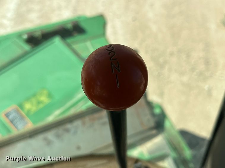 image for item DD3270 1998 John Deere 9610 combine