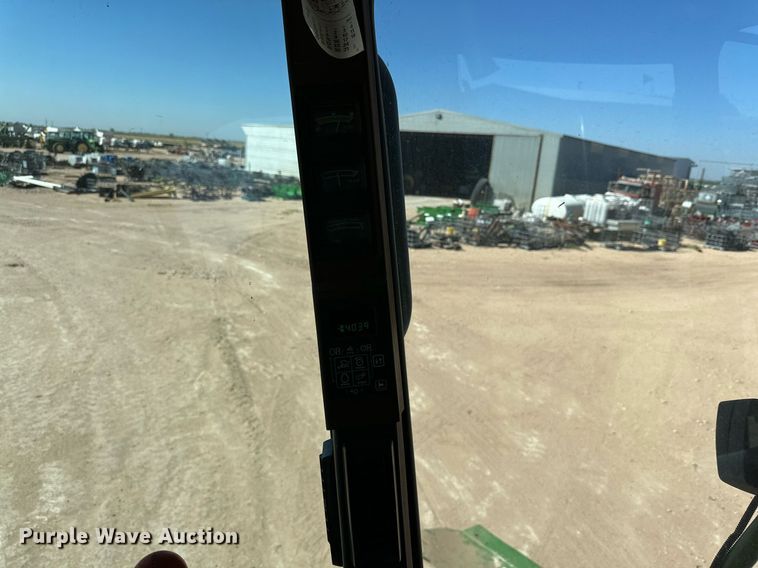 image for item DD3270 1998 John Deere 9610 combine