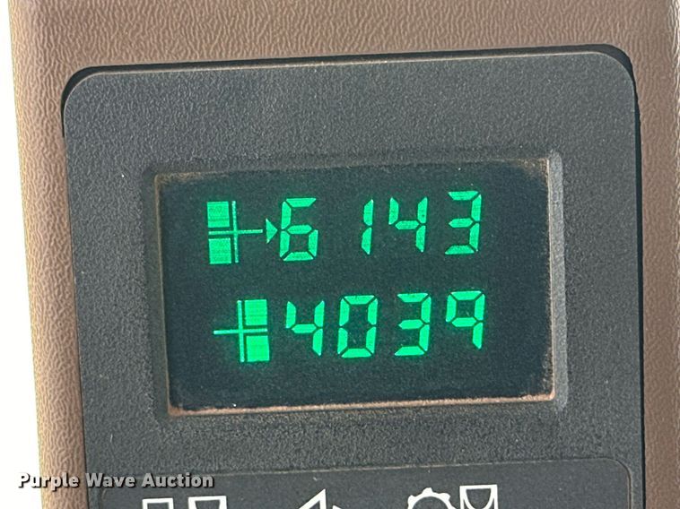 image for item DD3270 1998 John Deere 9610 combine