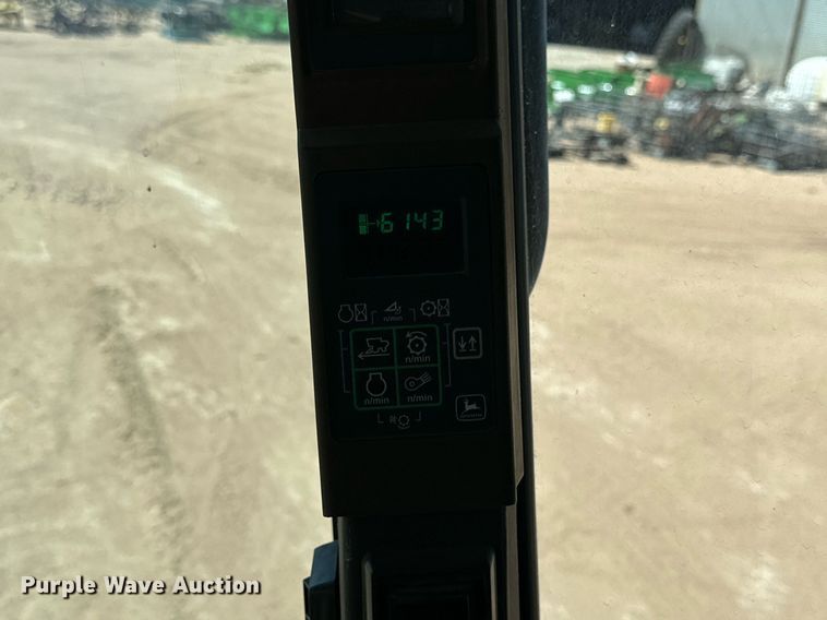 image for item DD3270 1998 John Deere 9610 combine