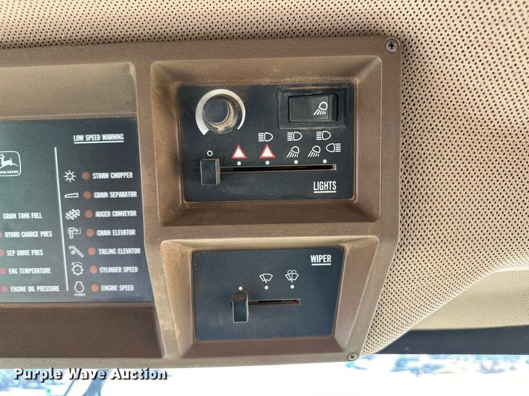 image for item DD3270 1998 John Deere 9610 combine