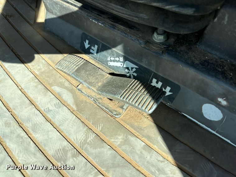 image for item DD3270 1998 John Deere 9610 combine