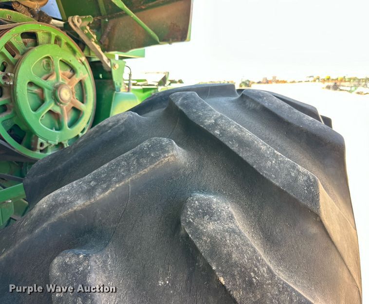 image for item DD3270 1998 John Deere 9610 combine