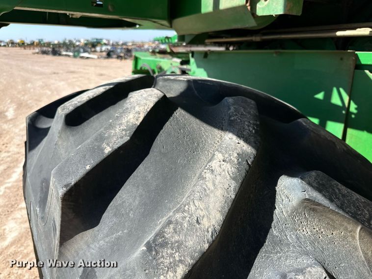 image for item DD3270 1998 John Deere 9610 combine