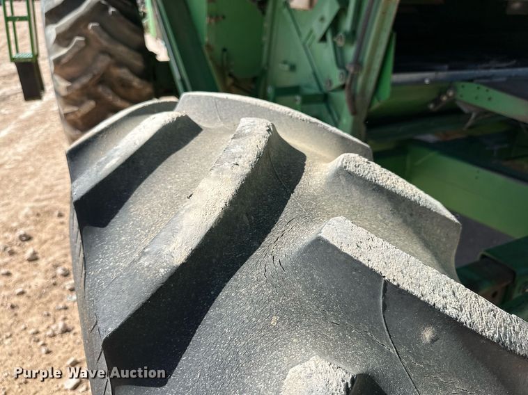 image for item DD3270 1998 John Deere 9610 combine