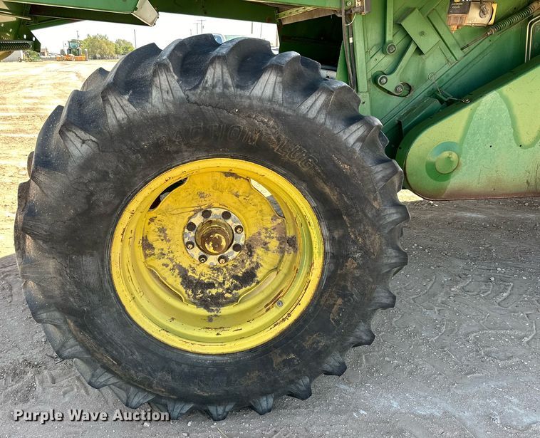 image for item DD3270 1998 John Deere 9610 combine