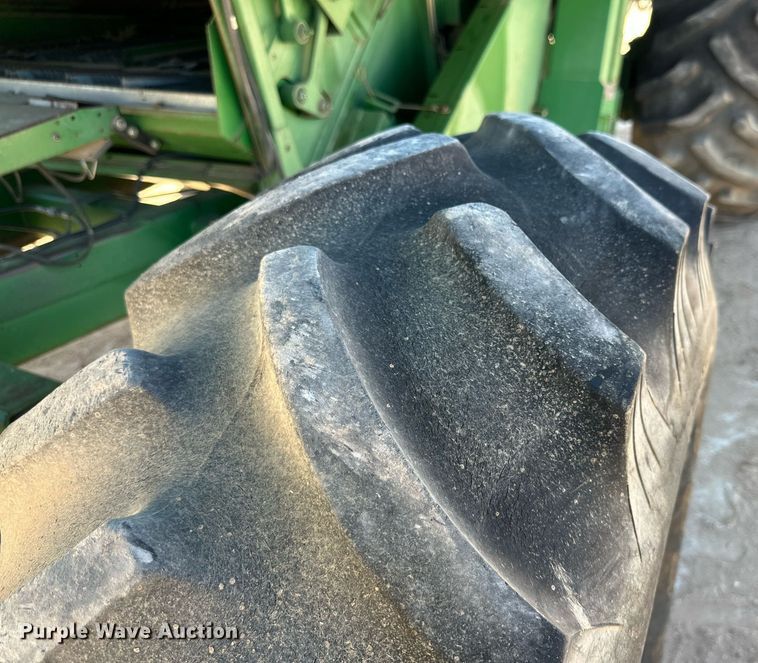 image for item DD3270 1998 John Deere 9610 combine