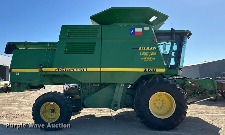 image for item DD3271 1998 John Deere 9610 combine