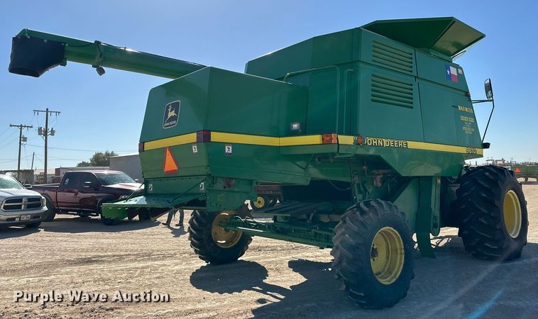 image for item DD3271 1998 John Deere 9610 combine