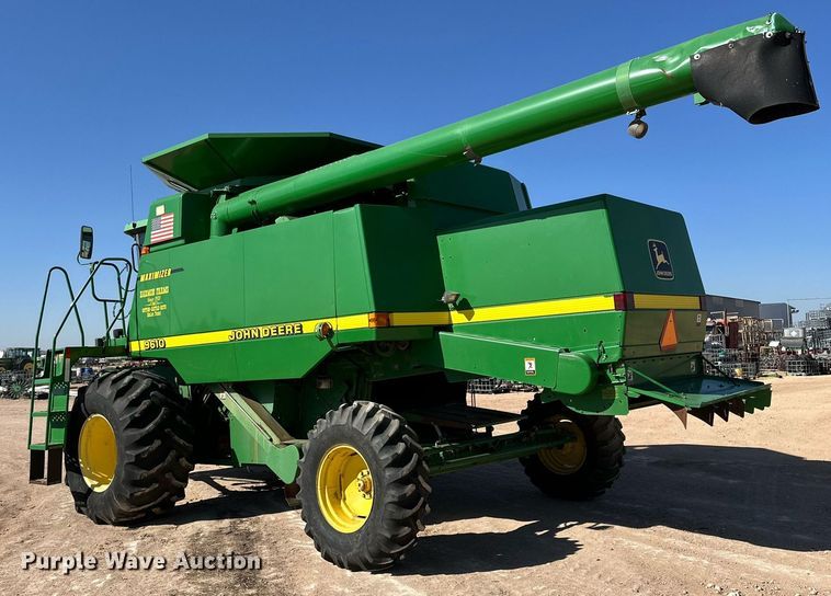 image for item DD3271 1998 John Deere 9610 combine