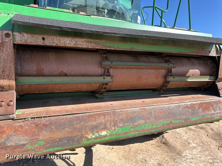 image for item DD3271 1998 John Deere 9610 combine