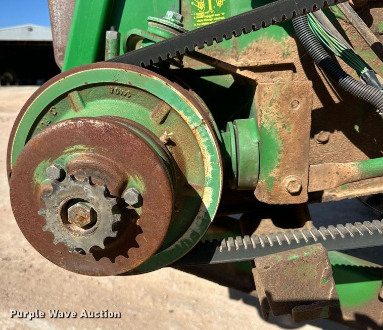 image for item DD3271 1998 John Deere 9610 combine