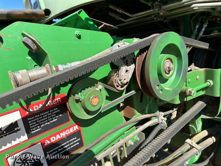 image for item DD3271 1998 John Deere 9610 combine