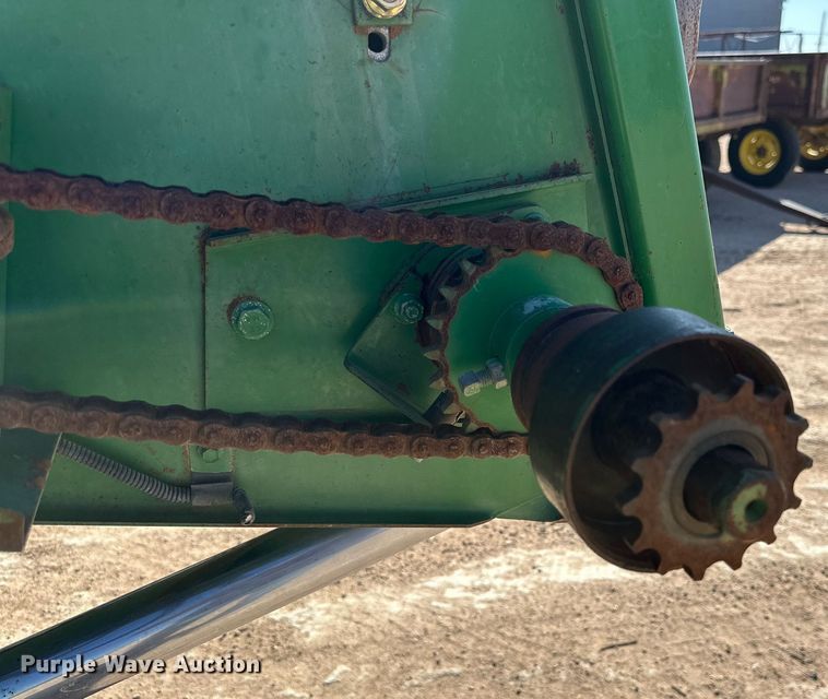 image for item DD3271 1998 John Deere 9610 combine