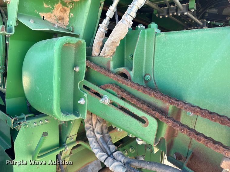 image for item DD3271 1998 John Deere 9610 combine