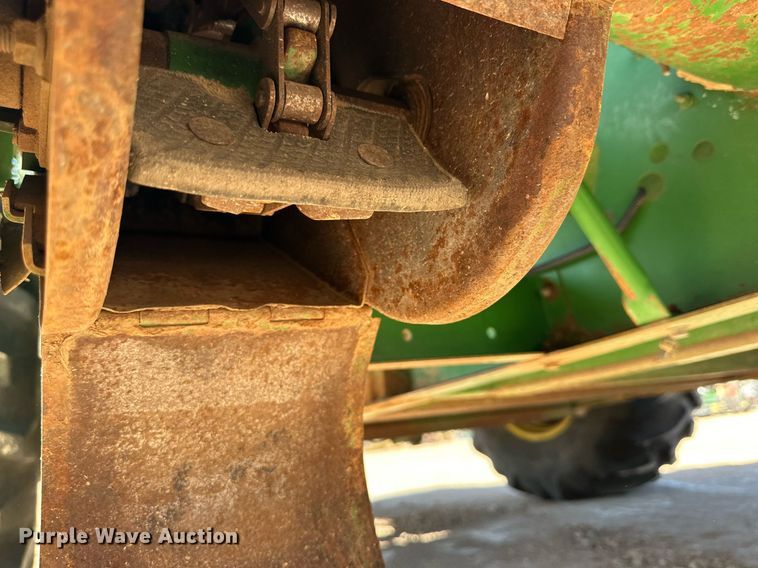 image for item DD3271 1998 John Deere 9610 combine