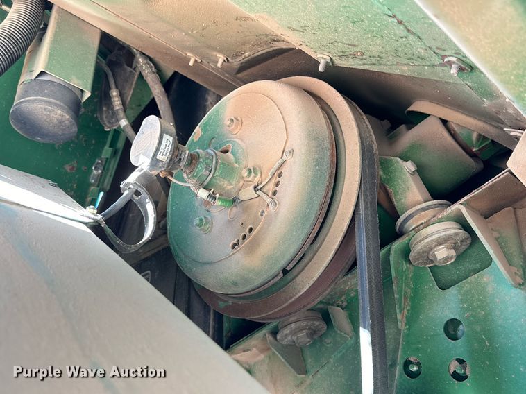 image for item DD3271 1998 John Deere 9610 combine