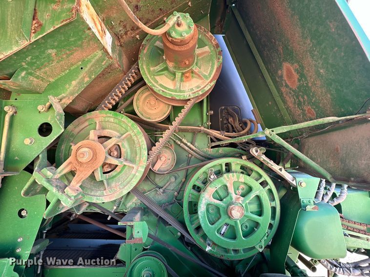 image for item DD3271 1998 John Deere 9610 combine