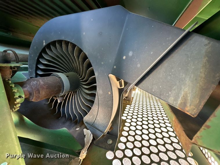 image for item DD3271 1998 John Deere 9610 combine