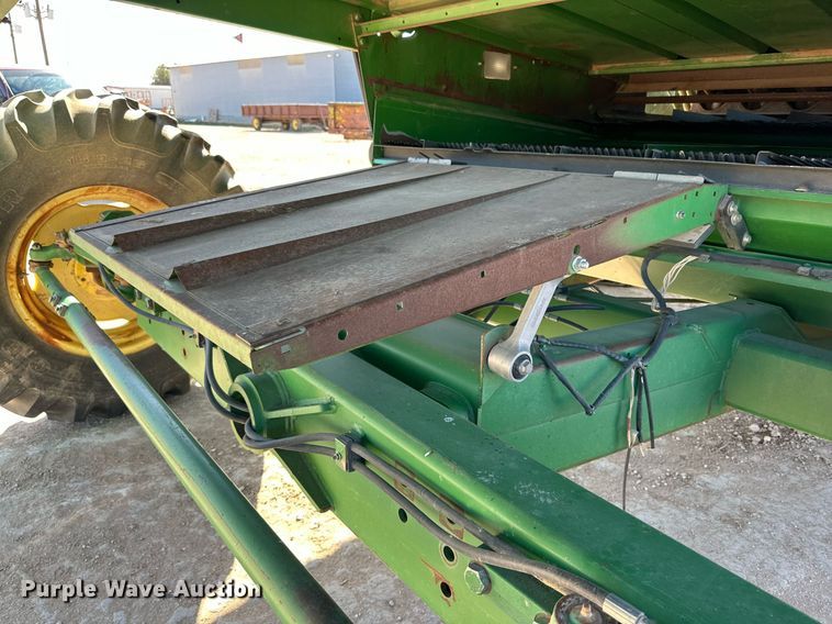 image for item DD3271 1998 John Deere 9610 combine