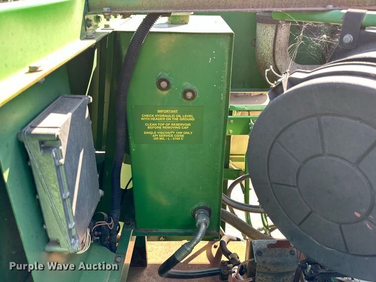 image for item DD3271 1998 John Deere 9610 combine