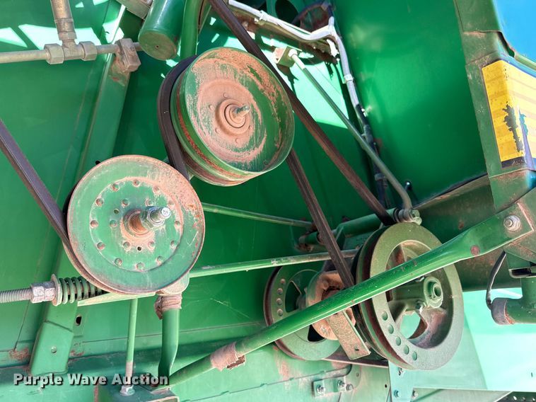 image for item DD3271 1998 John Deere 9610 combine