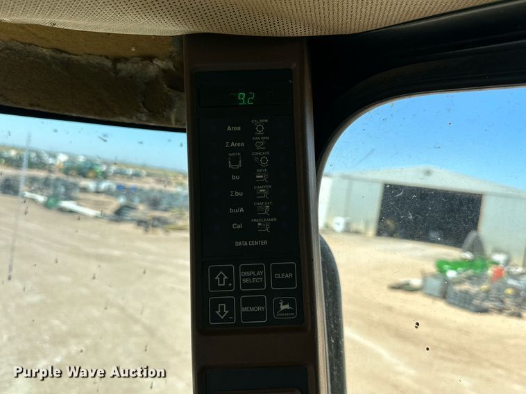 image for item DD3271 1998 John Deere 9610 combine