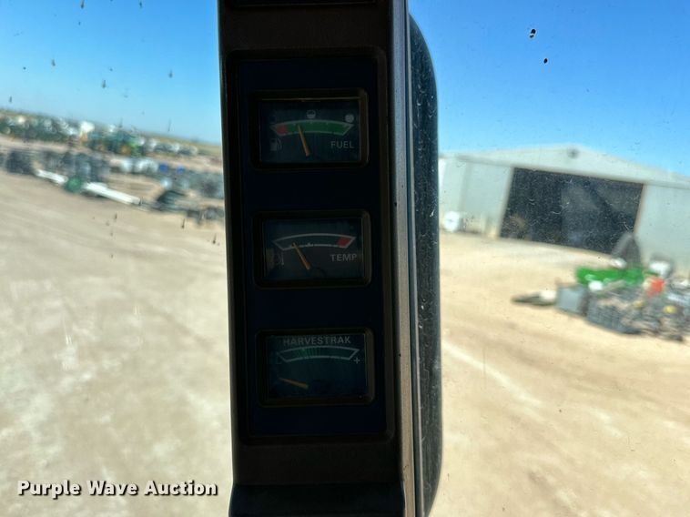 image for item DD3271 1998 John Deere 9610 combine