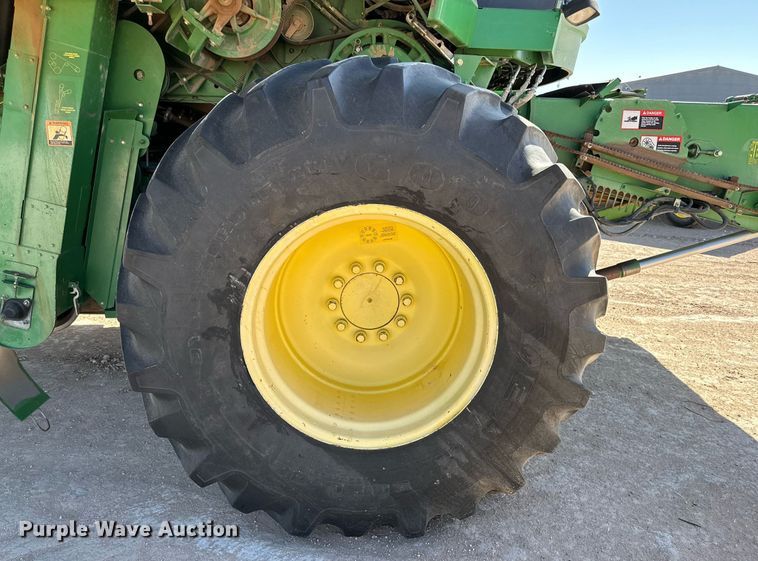 image for item DD3271 1998 John Deere 9610 combine