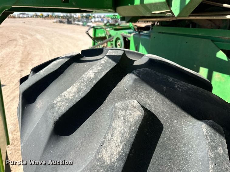 image for item DD3271 1998 John Deere 9610 combine