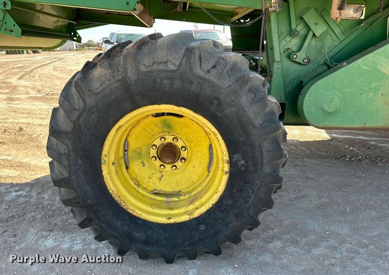 image for item DD3271 1998 John Deere 9610 combine
