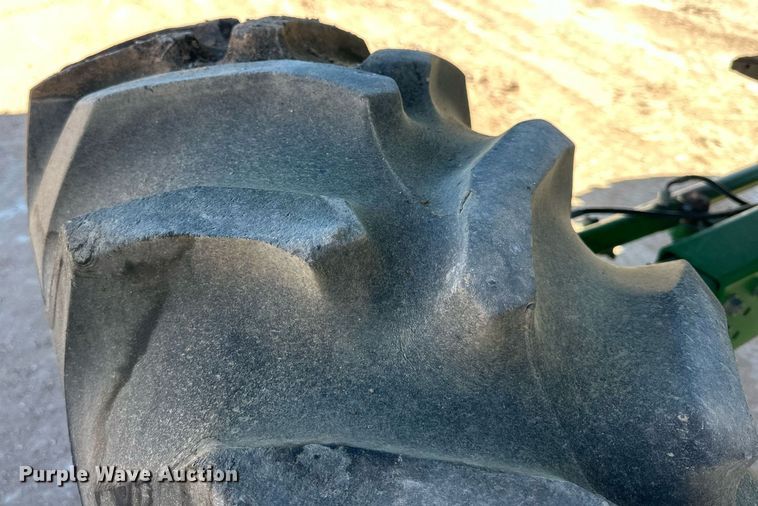 image for item DD3271 1998 John Deere 9610 combine