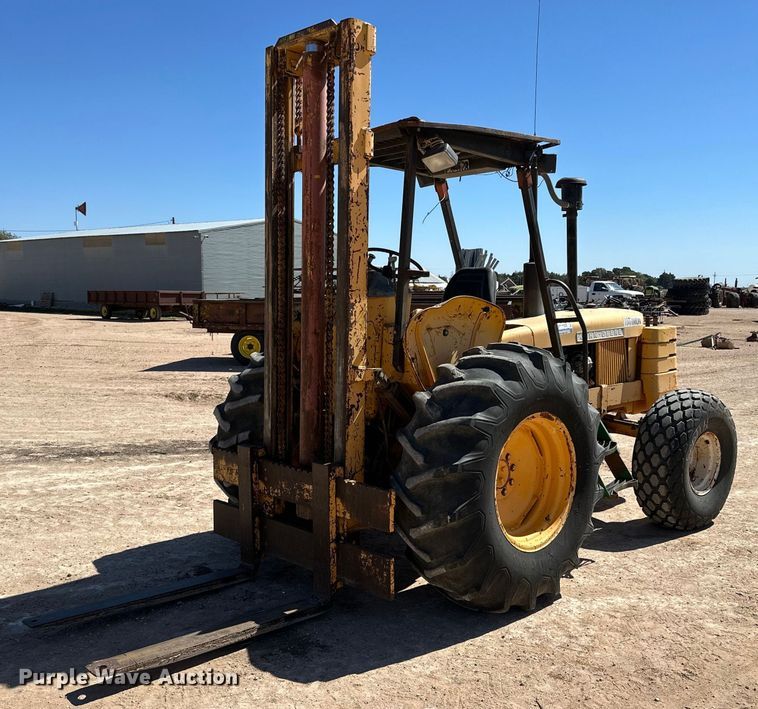 image for item DD3273 1978 John Deere 480-B forklift