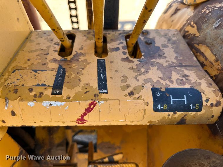 image for item DD3273 1978 John Deere 480-B forklift