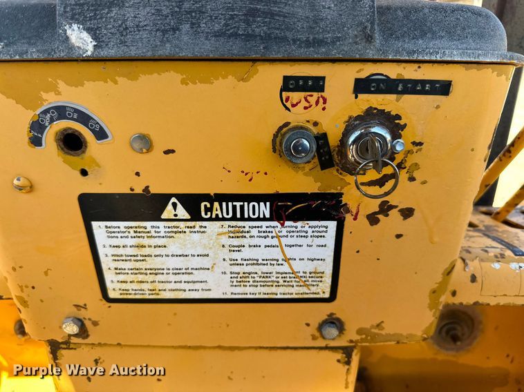 image for item DD3273 1978 John Deere 480-B forklift