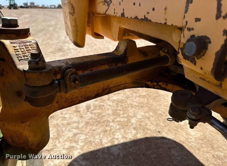 image for item DD3273 1978 John Deere 480-B forklift