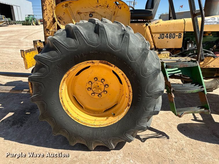 image for item DD3273 1978 John Deere 480-B forklift